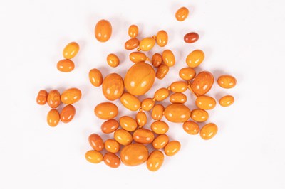 Lot 91 - A quantity of loose Baltic oval amber beads