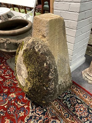 Lot 333 - A staddle stone