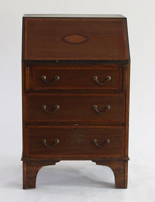 Lot 114 - An Edwardian mahogany bureau with drawer under...