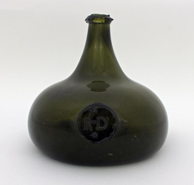 Lot 218 - An early 18th Century sealed onion wine bottle,...