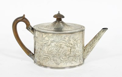 Lot 471 - A silver teapot, Henry Chawner, London 1792,...