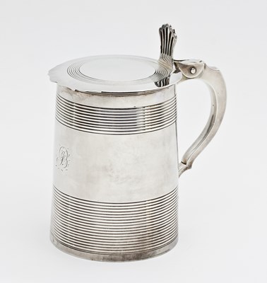 Lot 501 - A George III silver tankard, Thomas Hemming,...