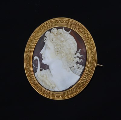 Lot 605 - A Victorian gold and tortoiseshell cameo...