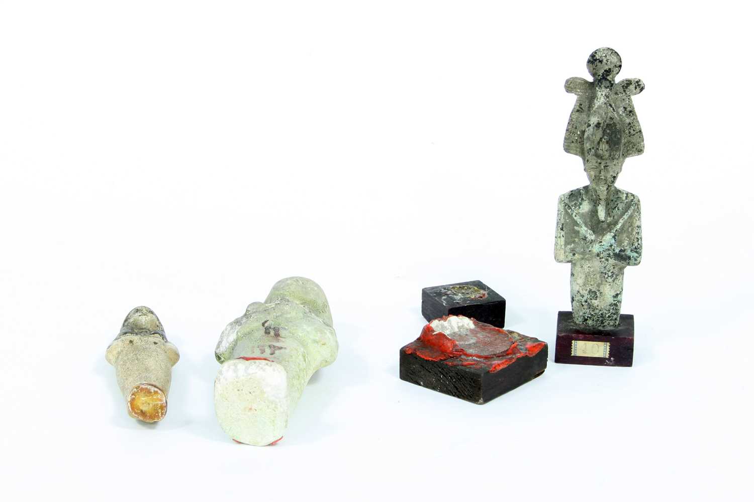 Lot 679 - A collection of ancient Egyptian burial items