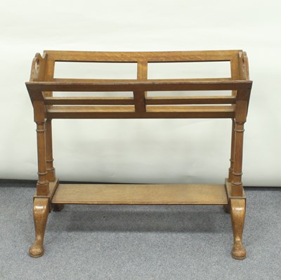 Lot 28 - A 20th Century magazine rack on turned...