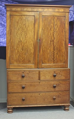 Lot 201 - A mid 19th Century mahogany linen press,...