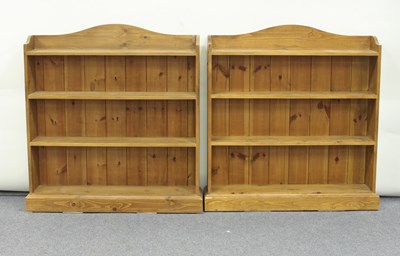 Lot 222 - A pair of pine open bookcases, 91.5cm wide