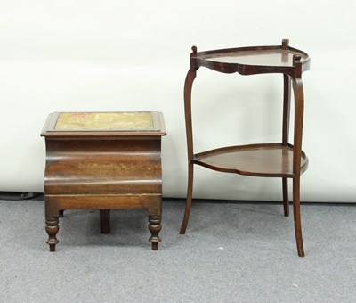 Lot 224 - A box top commode and a table