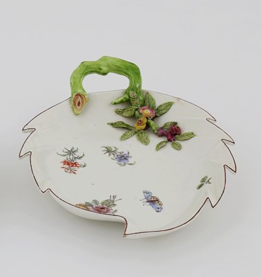 Lot 829 - A Chelsea leaf-shaped dish, circa 1754,...