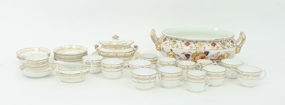 Lot 847 - A Derby imari pattern tureen, early 19th...