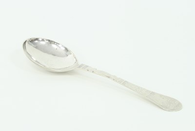 Lot 1007 - A 17th Century silver spoon, probably Dutch,...