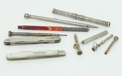 Lot 1057 - A sterling silver Everpoint propelling pencil,...