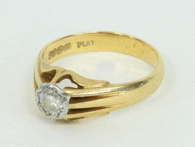 Lot 1246 - A gentleman's diamond solitaire ring set in...