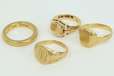 Lot 1253 - A 22ct gold wedding ring, approximately 10gm...