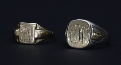 Lot 290 - A gentleman's 9ct gold signet ring and a...