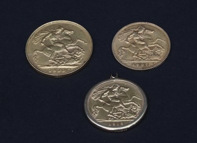 Lot 329 - An Edward VII sovereign, 1910, an Edward VII...