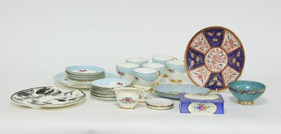 Lot 364 - A part tea service and other ceramics