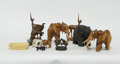 Lot 414 - A quantity of Oriental and African ornaments