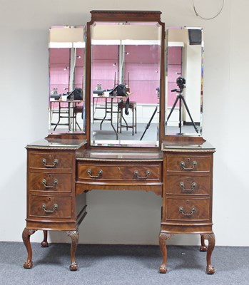 Lot 626 - An early 20th Century mahogany dressing table...