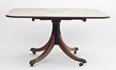 Lot 800 - A Regency rosewood and crossbanded breakfast...