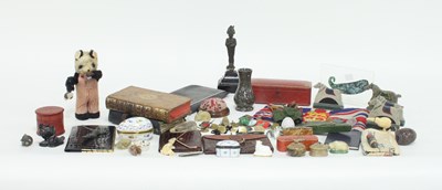 Lot 911 - An interesting collection of sundries...