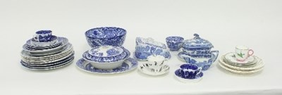 Lot 142 - Sundry blue and white and other china