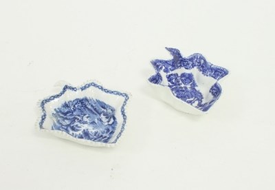 Lot 144 - An English pearlware leaf shaped pickle dish,...