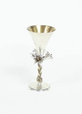 Lot 245 - A modern silver commemorative chalice, H.M.,...