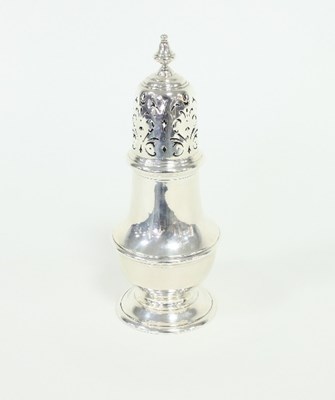 Lot 256 - A silver sugar caster, Richard Comyns, London...