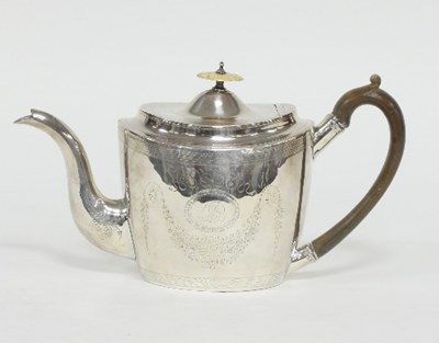 Lot 282 - A George III silver teapot, George Smith &...