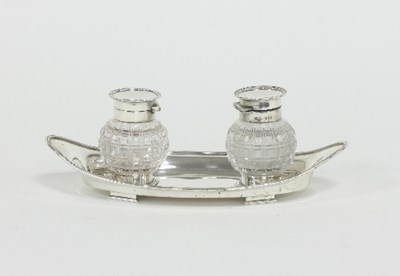 Lot 290 - A silver inkstand, JG & S, London 1895, fitted...