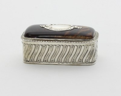 Lot 322 - A Victorian silver and tortoiseshell trinket...