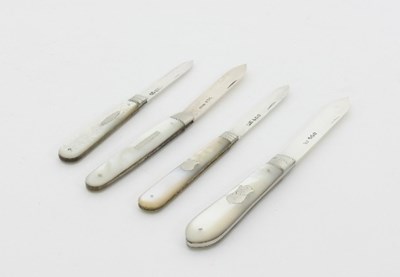 Lot 325 - Four silver bladed pen knives, various, each...