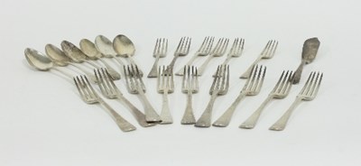 Lot 343 - A quantity of William IV silver flatware,...