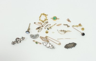 Lot 418 - Sundry silver, gold and other bar brooches and...