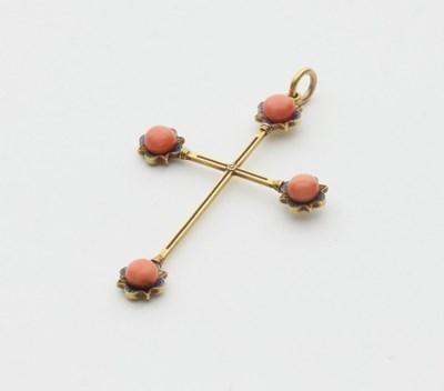 Lot 462 - A gold, coral and enamel cross pendant, in the...