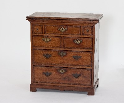 Lot 518 - A small George II 18th Century walnut bachelor'...