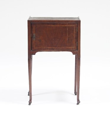 Lot 542 - A George II 18th Century walnut veneered pot...