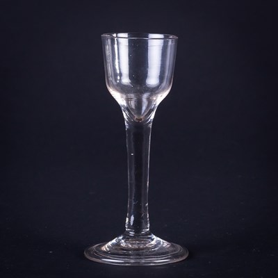 Lot 354 - A Georgian cordial glass with ogee bowl and...