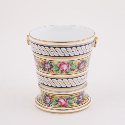 Lot 396 - A French porcelain cache-pot, circa 1810,...