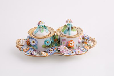 Lot 419 - A Coalbrookdale style porcelain...