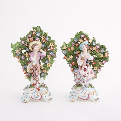 Lot 421 - A pair of Samson (Paris) porcelain figures of...