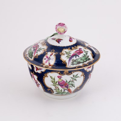 Lot 453 - A Worcester blue scale ground sugar bowl and...