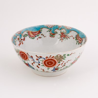 Lot 469 - A Worcester bowl, painted with the Two Quail...