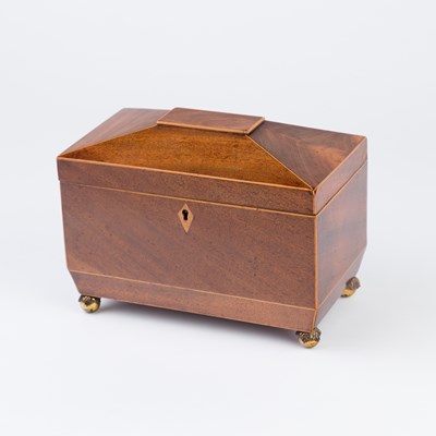 Lot 513 - A Regency mahogany sarcophagus shaped tea...