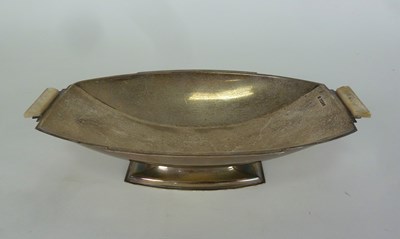 Lot 23 - An Art Deco silver dish, J S & S, Sheffield...