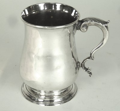 Lot 33 - A George III silver mug, William & John Deane,...