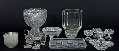 Lot 78 - Sundry decorative glass