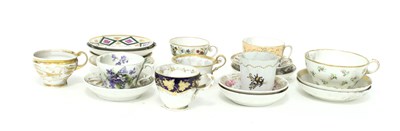 Lot 142 - Three Paris porcelain tea cups and saucers,...