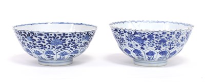 Lot 282 - A pair of Chinese blue and white bowls, Kangxi,...